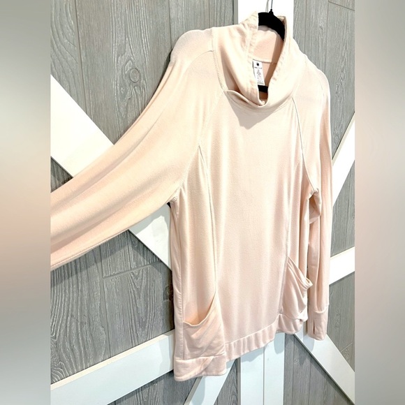 003. Yogalicious Relaxed Cross Neck Light Pink Sweatshirt Women's L - Picture 3 of 12